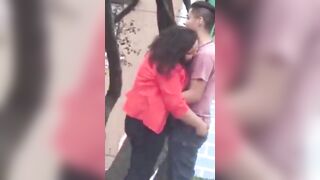 Un coup dans le jardin public